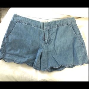 NWOT Club Monaco size 0 scalloped chambray shorts